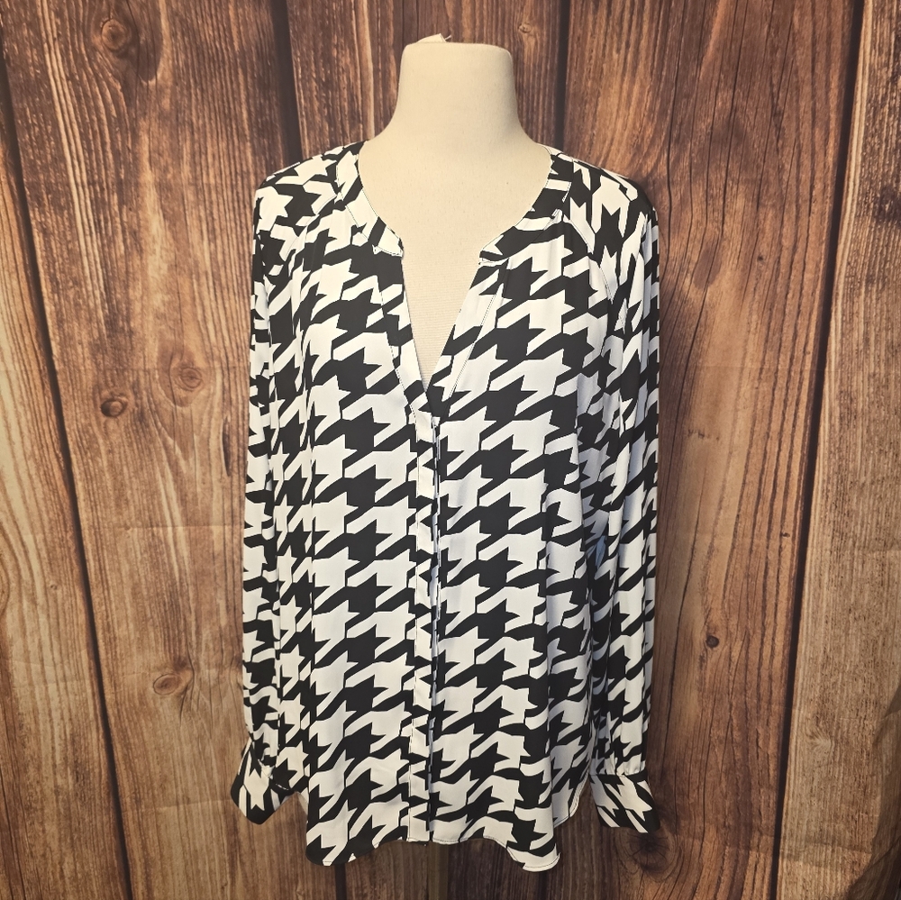 White House Black Market Houndstooth Top Size XL